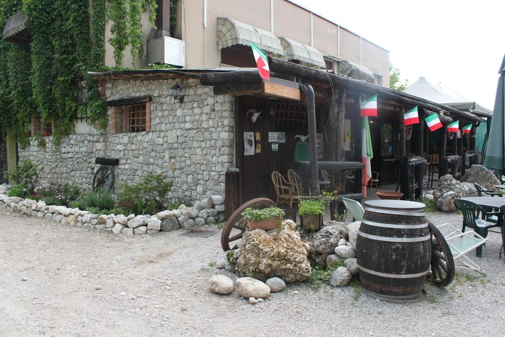 Agriturismo Al Ranch Castello d'Aviano Ngoại thất bức ảnh